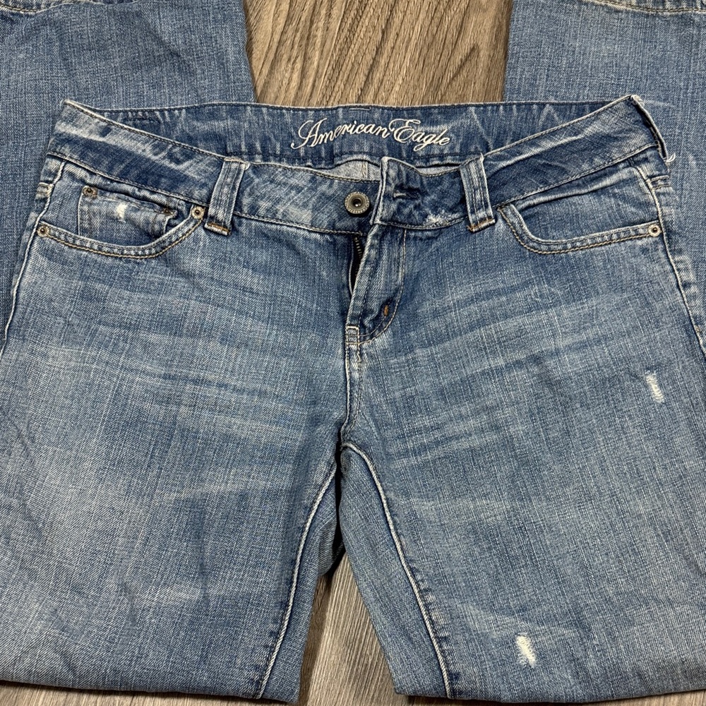 American Eagle Outfitters Light Blue Skinny Jeans with Subtle Fading